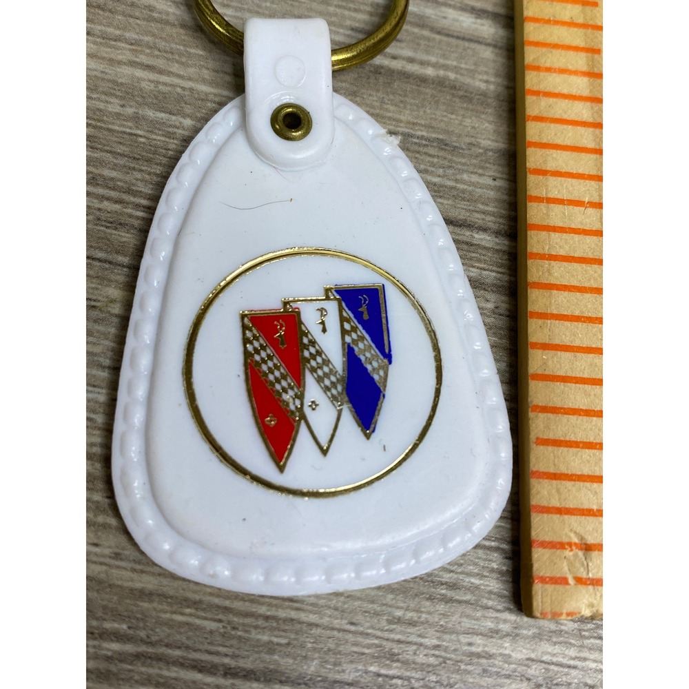 Vintage Buick Tri-Shield Logo White Plastic Teardrop Keychain Key Fob GM USA
